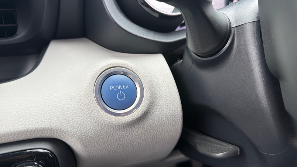 Toyota Yaris 1.5 Hybrid Excel 5dr CVT Hybrid Hatchback - Image 16