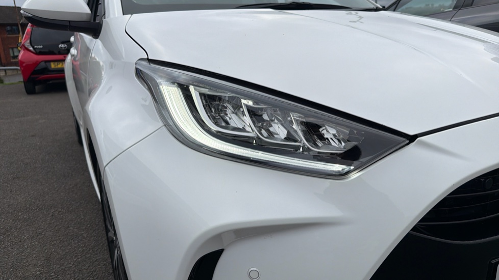 Toyota Yaris 1.5 Hybrid Excel 5dr CVT Hybrid Hatchback - Image 20