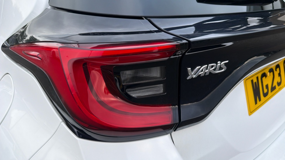 Toyota Yaris 1.5 Hybrid Excel 5dr CVT Hybrid Hatchback - Image 21
