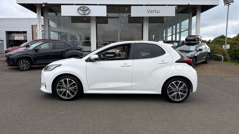 Toyota Yaris 1.5 Hybrid Excel 5dr CVT Hybrid Hatchback - Image 24