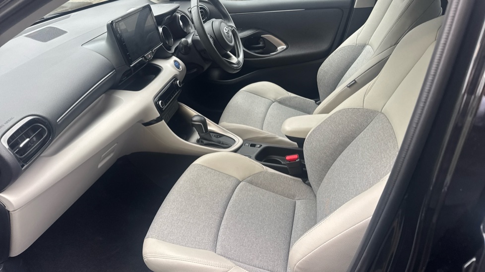 Toyota Yaris 1.5 Hybrid Excel 5dr CVT Hybrid Hatchback - Image 5
