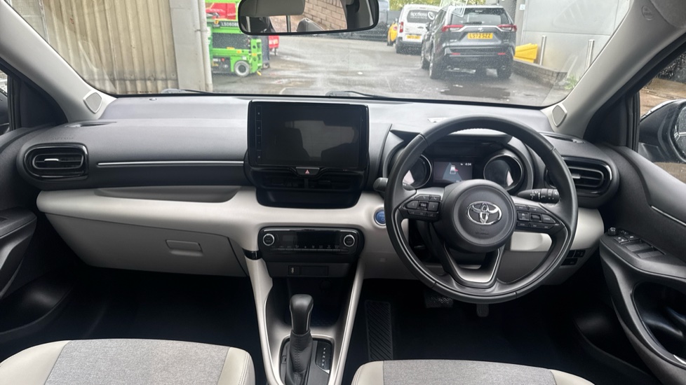Toyota Yaris 1.5 Hybrid Excel 5dr CVT Hybrid Hatchback - Image 6
