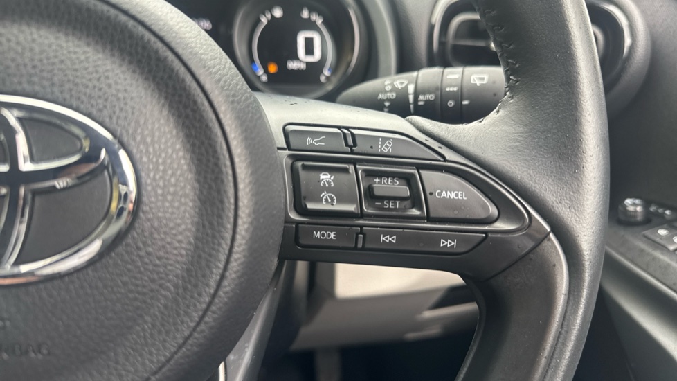 Toyota Yaris 1.5 Hybrid Excel 5dr CVT Hybrid Hatchback - Image 29