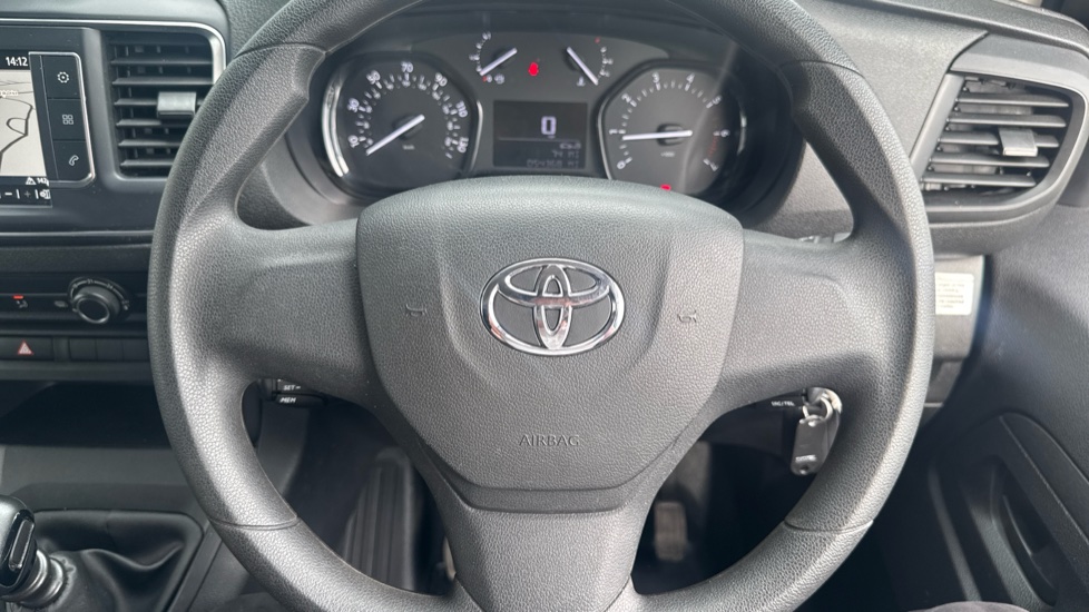 Toyota Proace Medium Diesel 1.5D 120 Icon Van - Image 10