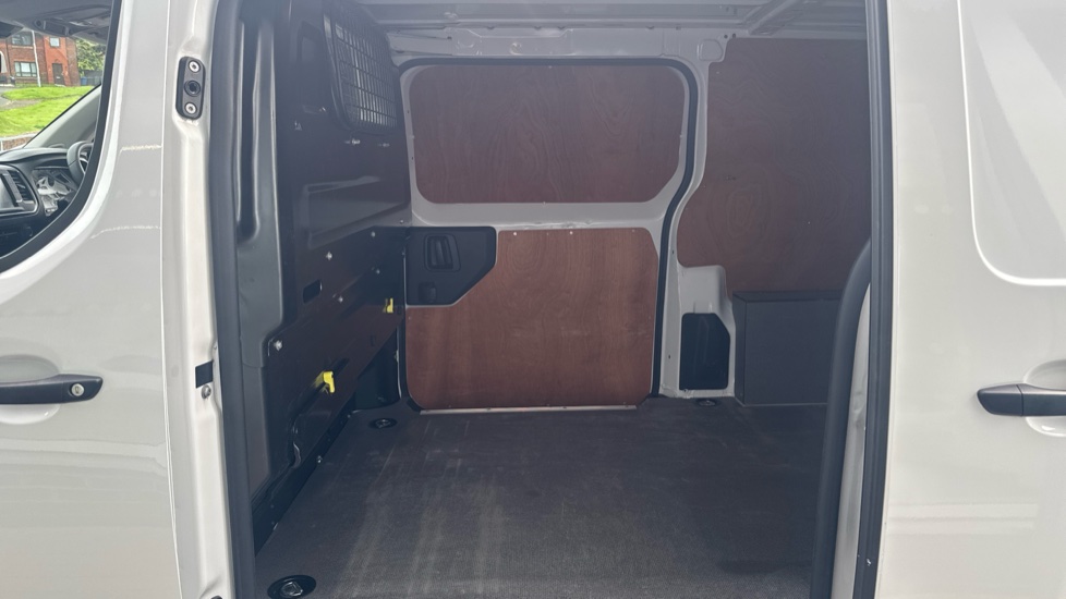 Toyota Proace Medium Diesel 1.5D 120 Icon Van - Image 15