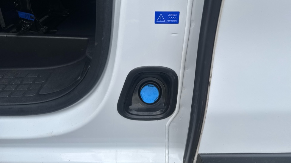 Toyota Proace Medium Diesel 1.5D 120 Icon Van - Image 29