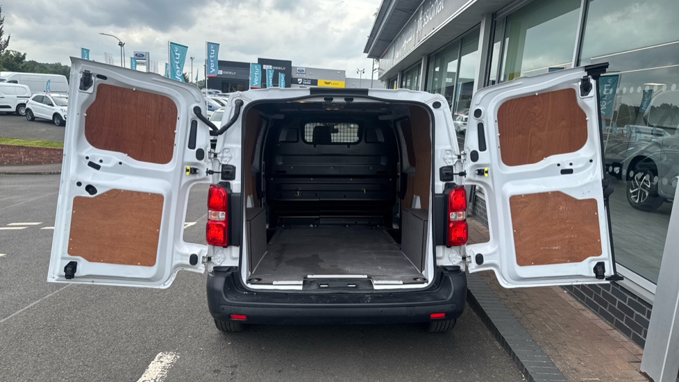 Toyota Proace Medium Diesel 1.5D 120 Icon Van - Image 34