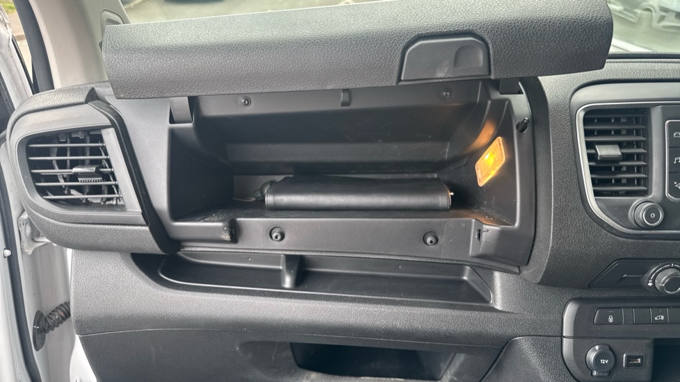 Toyota Proace Medium Diesel 1.5D 120 Icon Van - Image 38