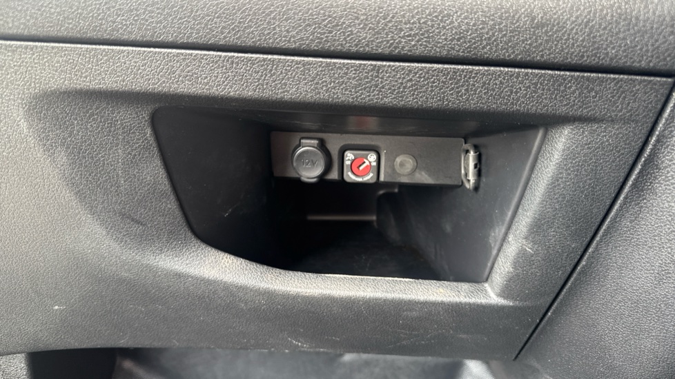 Toyota Proace Medium Diesel 1.5D 120 Icon Van - Image 39