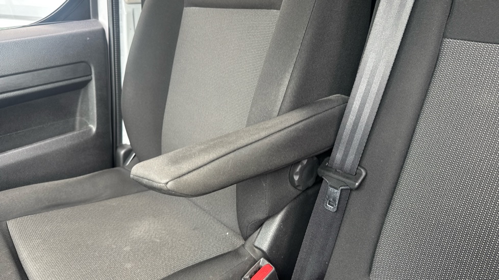 Toyota Proace Medium Diesel 1.5D 120 Icon Van - Image 45