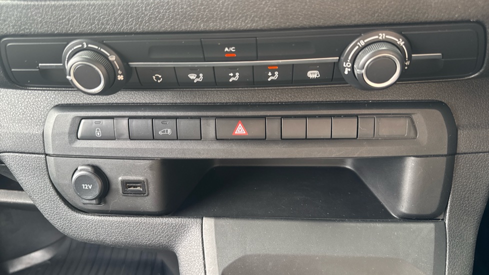 Toyota Proace Medium Diesel 1.5D 120 Icon Van - Image 60