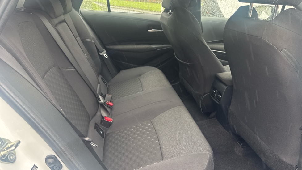Toyota Corolla 1.8 Hybrid Icon 5dr CVT Hybrid Estate - Image 8