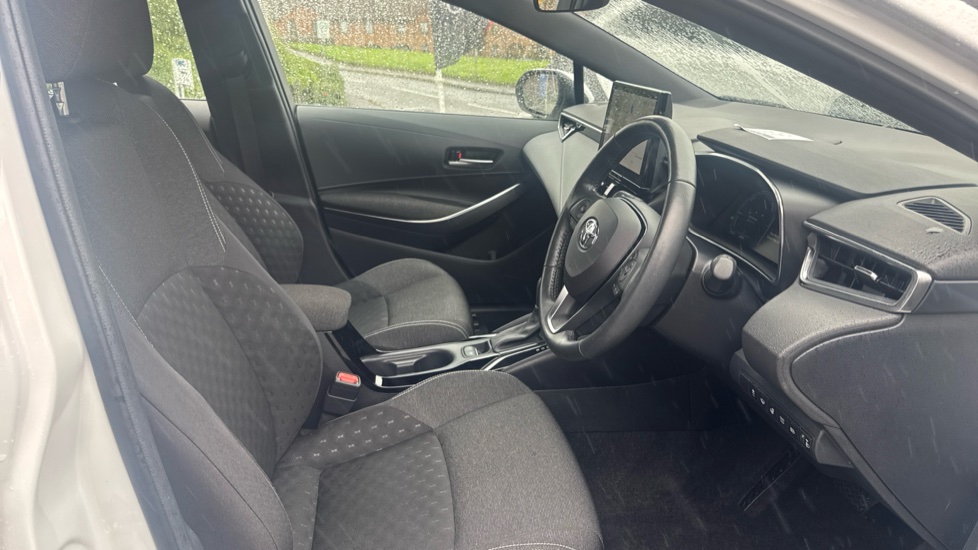 Toyota Corolla 1.8 Hybrid Icon 5dr CVT Hybrid Estate - Image 12