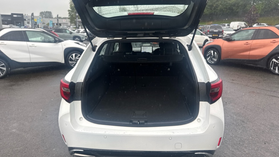Toyota Corolla 1.8 Hybrid Icon 5dr CVT Hybrid Estate - Image 13