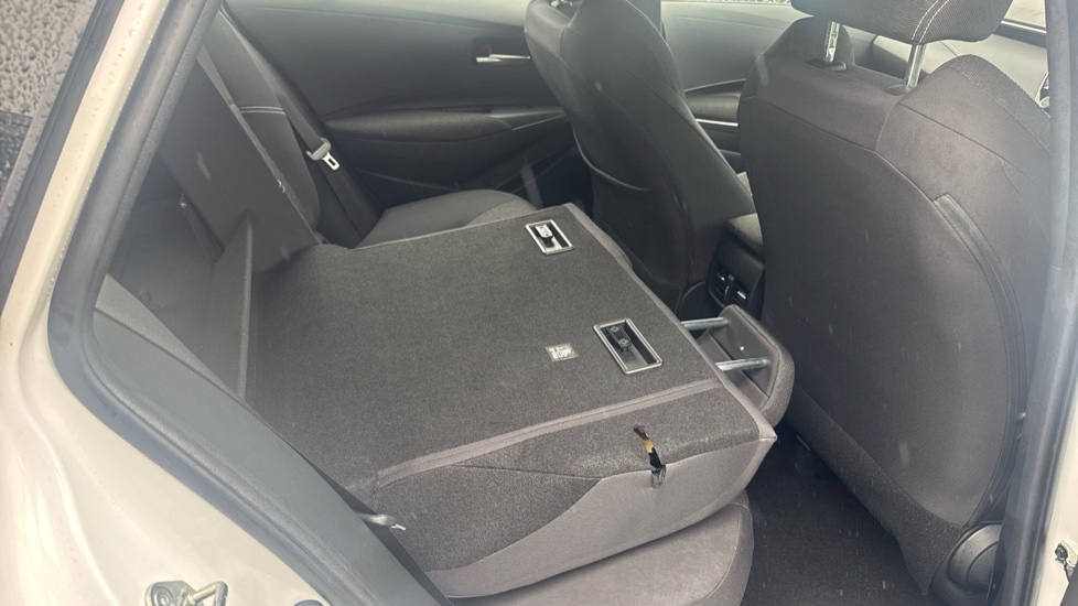Toyota Corolla 1.8 Hybrid Icon 5dr CVT Hybrid Estate - Image 18
