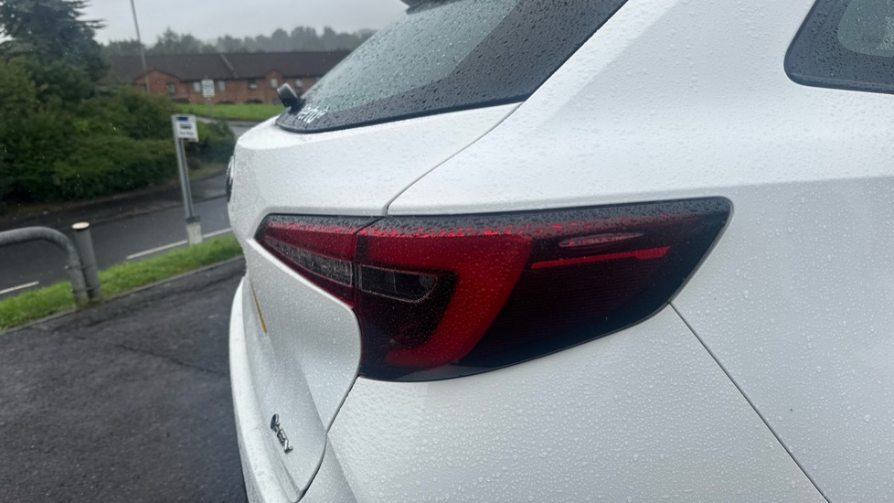 Toyota Corolla 1.8 Hybrid Icon 5dr CVT Hybrid Estate - Image 21