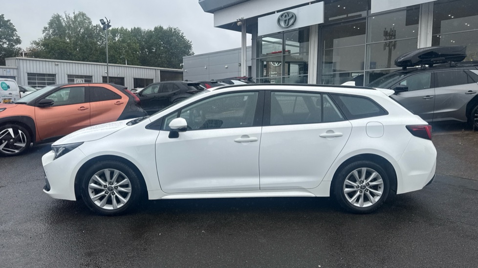 Toyota Corolla 1.8 Hybrid Icon 5dr CVT Hybrid Estate - Image 24