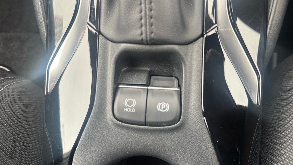 Toyota Corolla 1.8 Hybrid Icon 5dr CVT Hybrid Estate - Image 32