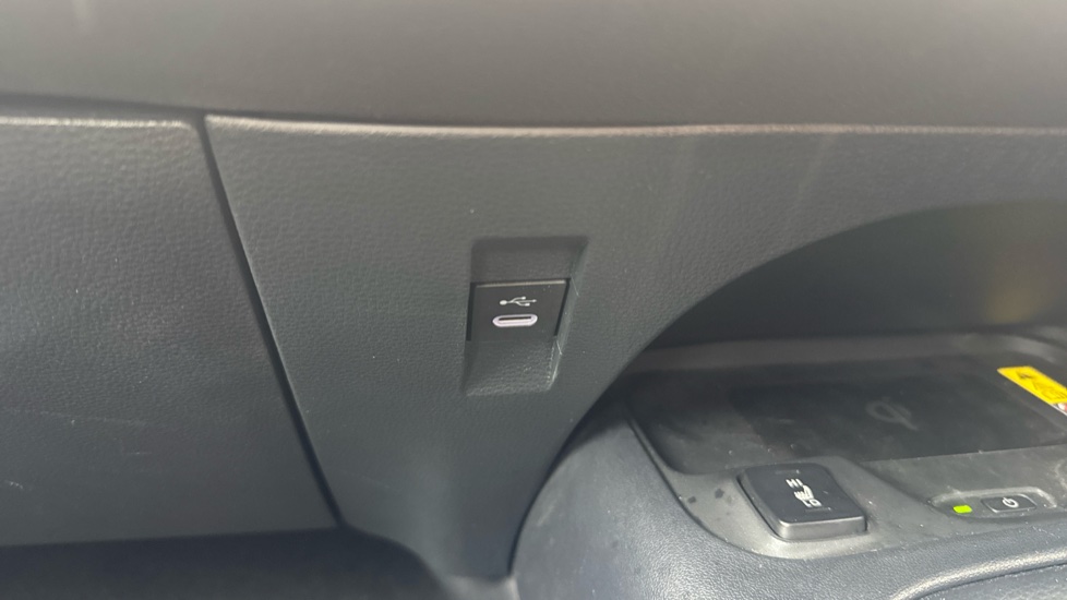 Toyota Corolla 1.8 Hybrid Icon 5dr CVT Hybrid Estate - Image 34