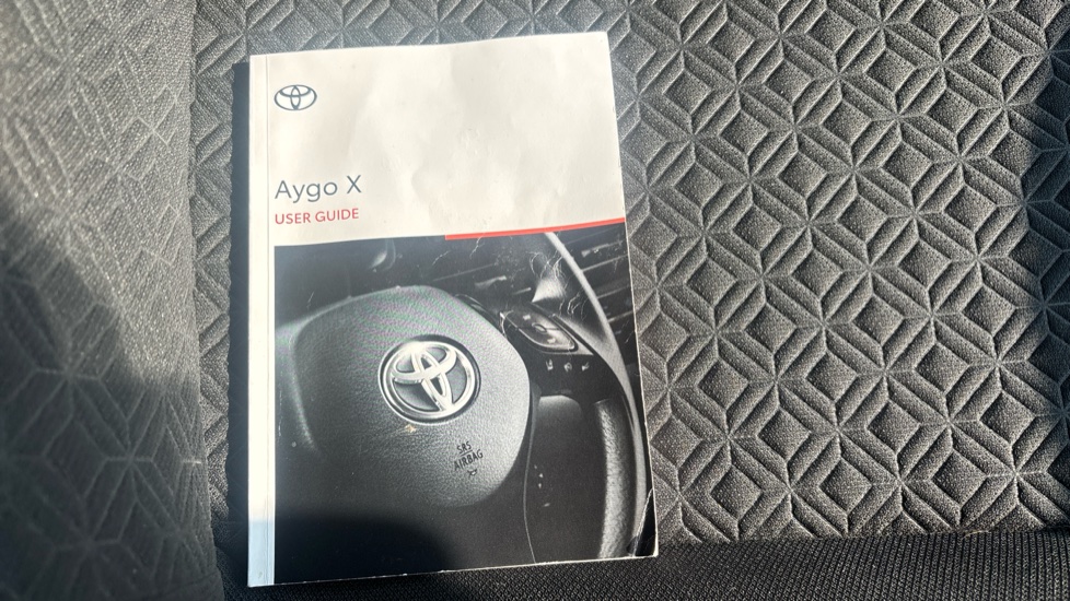 Toyota Aygo X 1.0 VVT-i Edge 5dr Petrol Hatchback - Image 27