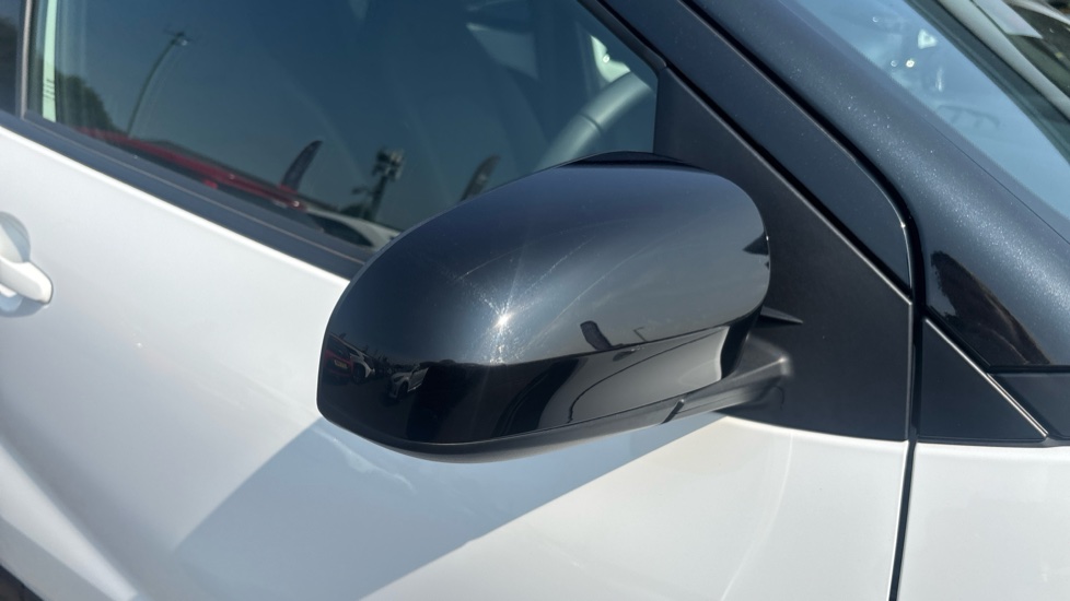 Toyota Aygo X 1.0 VVT-i Edge 5dr Petrol Hatchback - Image 32