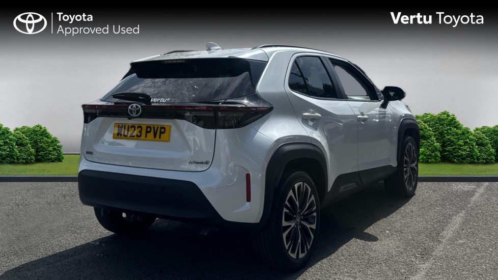Toyota Yaris Cross 1.5 Hybrid Excel 5dr CVT Hybrid Estate - Image 2