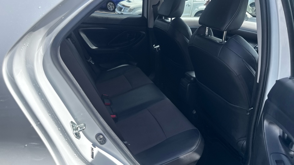 Toyota Yaris Cross 1.5 Hybrid Excel 5dr CVT Hybrid Estate - Image 8