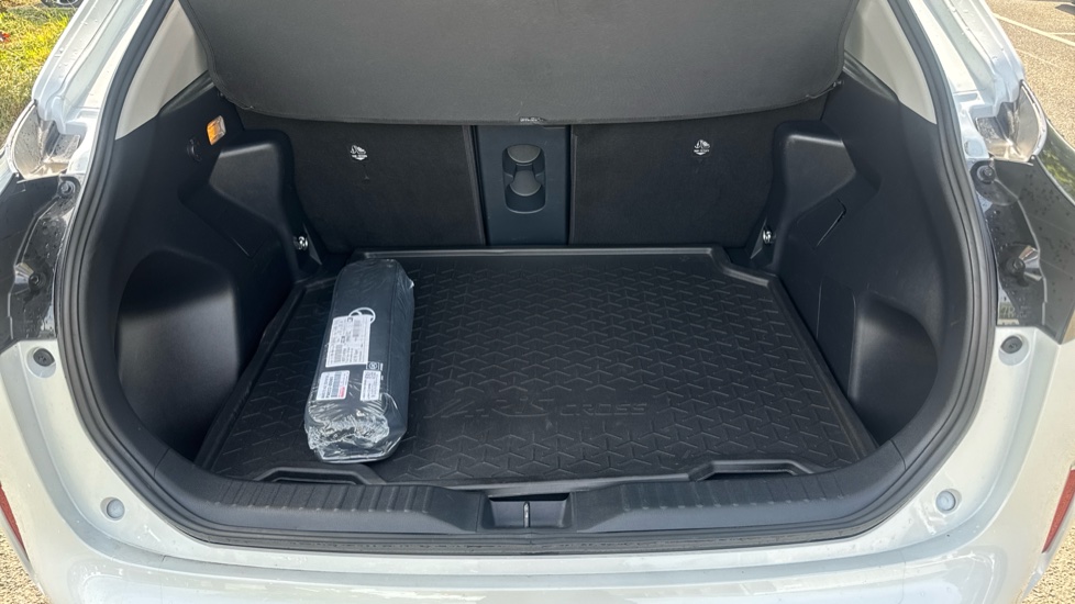 Toyota Yaris Cross 1.5 Hybrid Excel 5dr CVT Hybrid Estate - Image 13