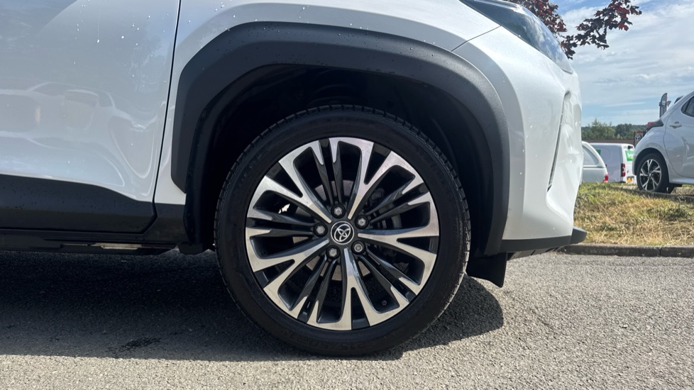Toyota Yaris Cross 1.5 Hybrid Excel 5dr CVT Hybrid Estate - Image 25