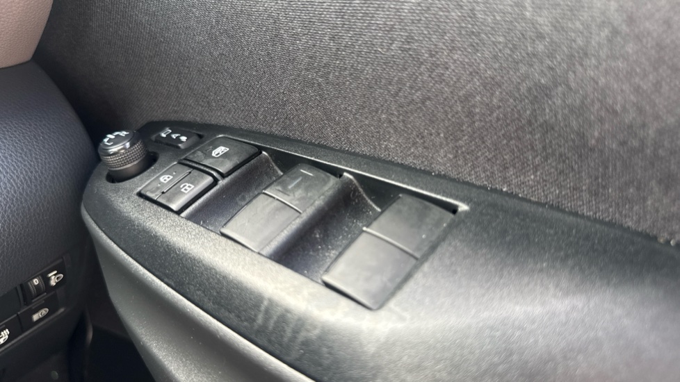Toyota Yaris Cross 1.5 Hybrid Excel 5dr CVT Hybrid Estate - Image 30