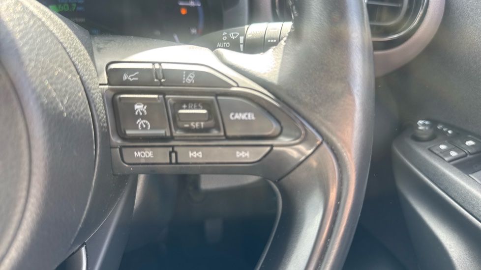 Toyota Yaris Cross 1.5 Hybrid Excel 5dr CVT Hybrid Estate - Image 31