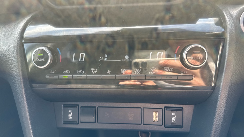Toyota Yaris Cross 1.5 Hybrid Excel 5dr CVT Hybrid Estate - Image 35