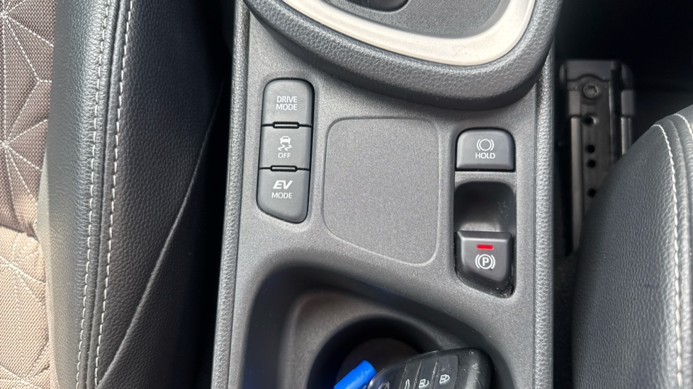 Toyota Yaris Cross 1.5 Hybrid Excel 5dr CVT Hybrid Estate - Image 38