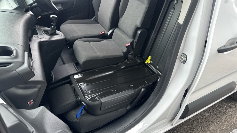 Toyota Proace City L1 Diesel 1.5D 100 Icon Van - Image 18