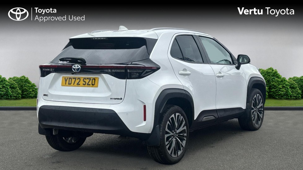 Toyota Yaris Cross 1.5 Hybrid Excel 5dr CVT Hybrid Estate - Image 2