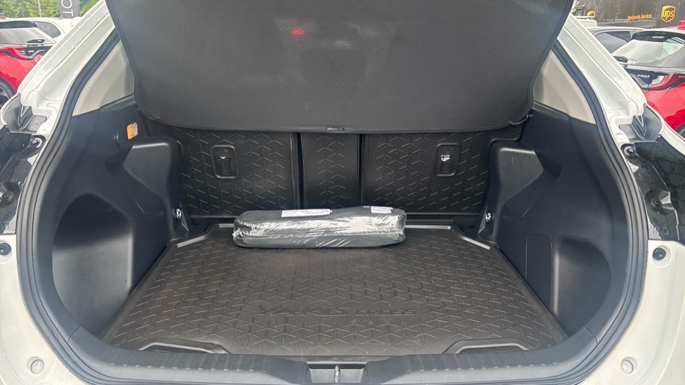 Toyota Yaris Cross 1.5 Hybrid Excel 5dr CVT Hybrid Estate - Image 13