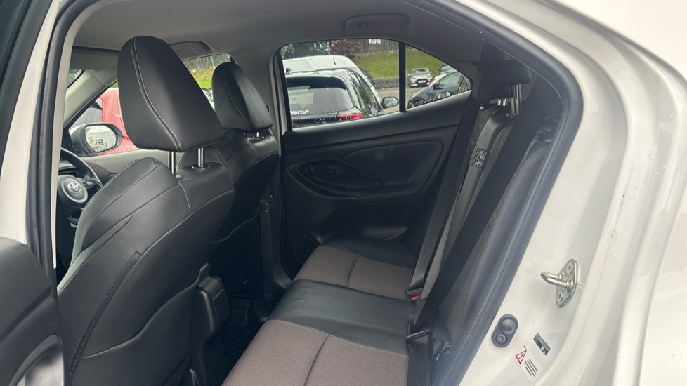 Toyota Yaris Cross 1.5 Hybrid Excel 5dr CVT Hybrid Estate - Image 15