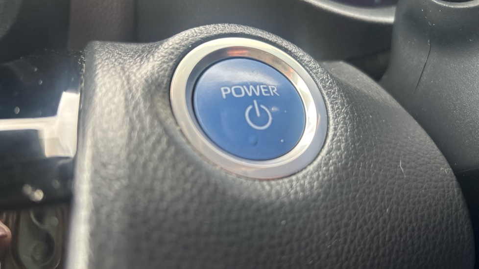 Toyota Yaris Cross 1.5 Hybrid Excel 5dr CVT Hybrid Estate - Image 16