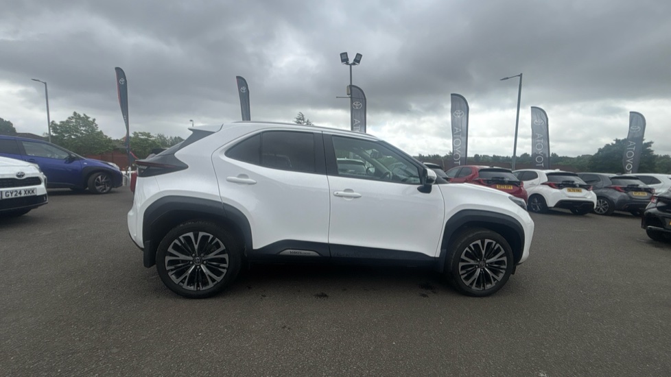 Toyota Yaris Cross 1.5 Hybrid Excel 5dr CVT Hybrid Estate - Image 23
