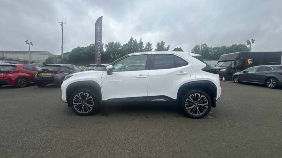 Toyota Yaris Cross 1.5 Hybrid Excel 5dr CVT Hybrid Estate - Image 24