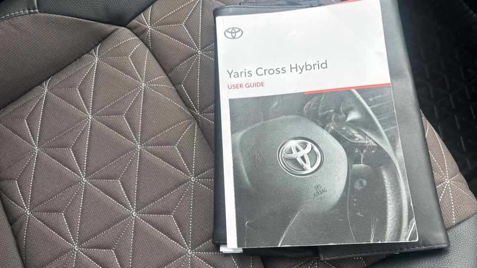 Toyota Yaris Cross 1.5 Hybrid Excel 5dr CVT Hybrid Estate - Image 27