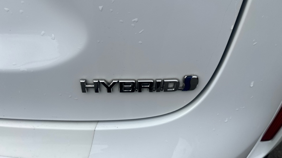 Toyota Yaris Cross 1.5 Hybrid Excel 5dr CVT Hybrid Estate - Image 31