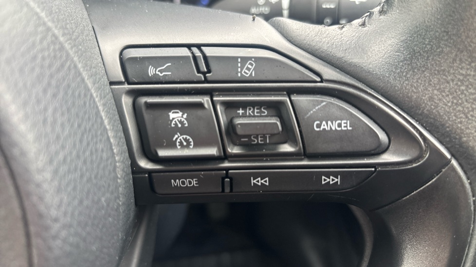 Toyota Yaris Cross 1.5 Hybrid Excel 5dr CVT Hybrid Estate - Image 35