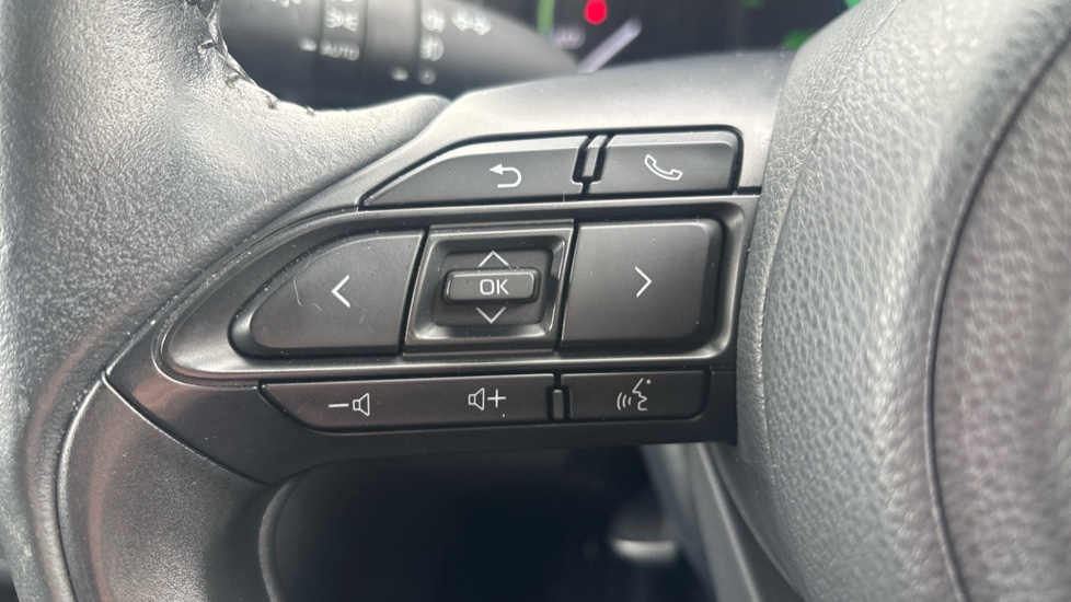 Toyota Yaris Cross 1.5 Hybrid Excel 5dr CVT Hybrid Estate - Image 36
