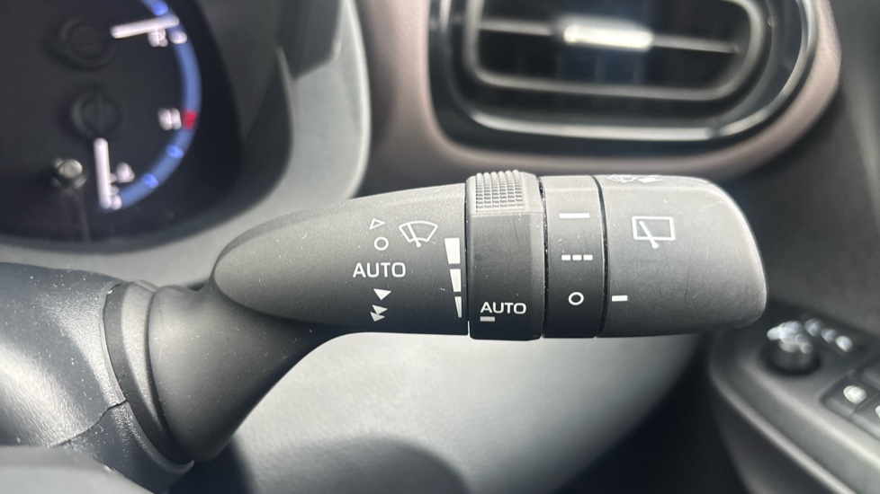 Toyota Yaris Cross 1.5 Hybrid Excel 5dr CVT Hybrid Estate - Image 37