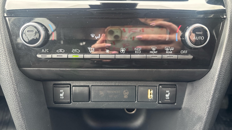 Toyota Yaris Cross 1.5 Hybrid Excel 5dr CVT Hybrid Estate - Image 41