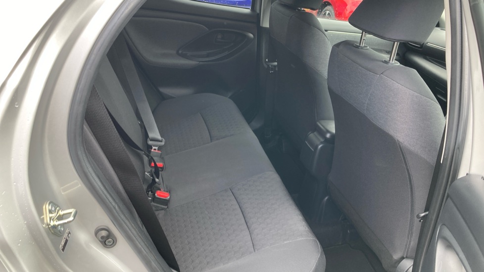 Toyota Yaris 1.5 Hybrid Design 5dr CVT Hybrid Hatchback - Image 8