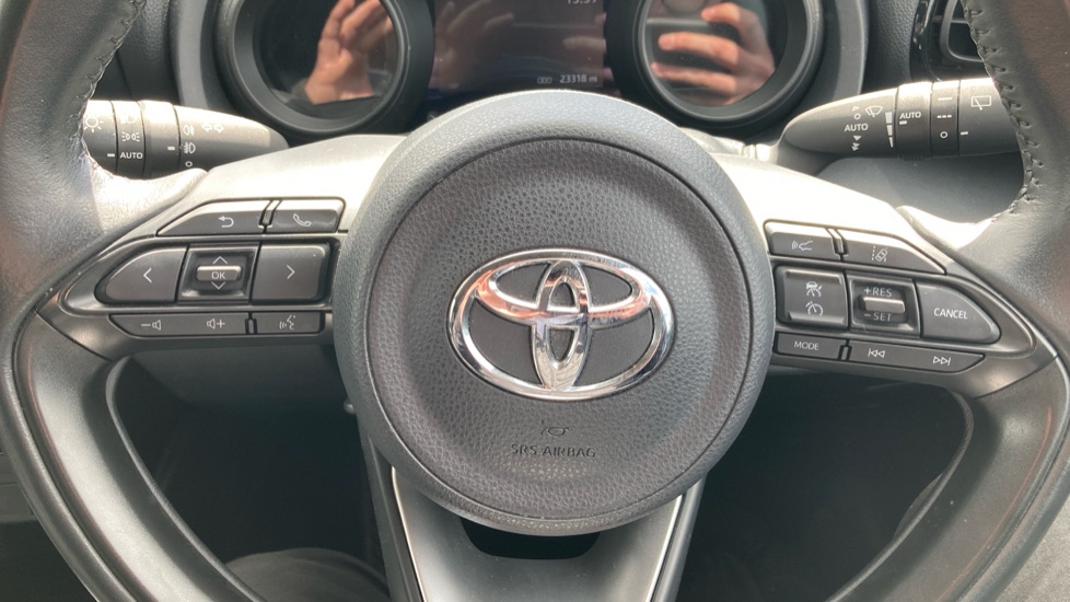 Toyota Yaris 1.5 Hybrid Design 5dr CVT Hybrid Hatchback - Image 10