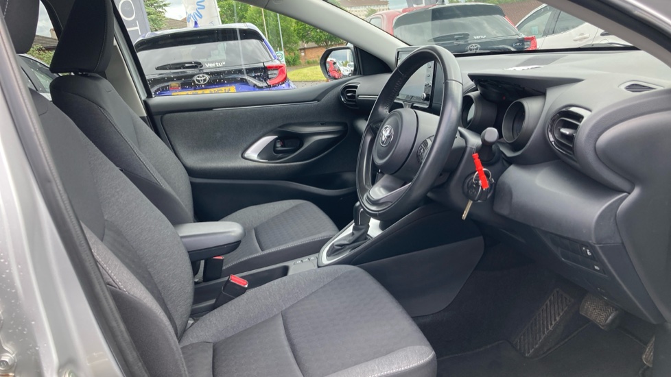 Toyota Yaris 1.5 Hybrid Design 5dr CVT Hybrid Hatchback - Image 12