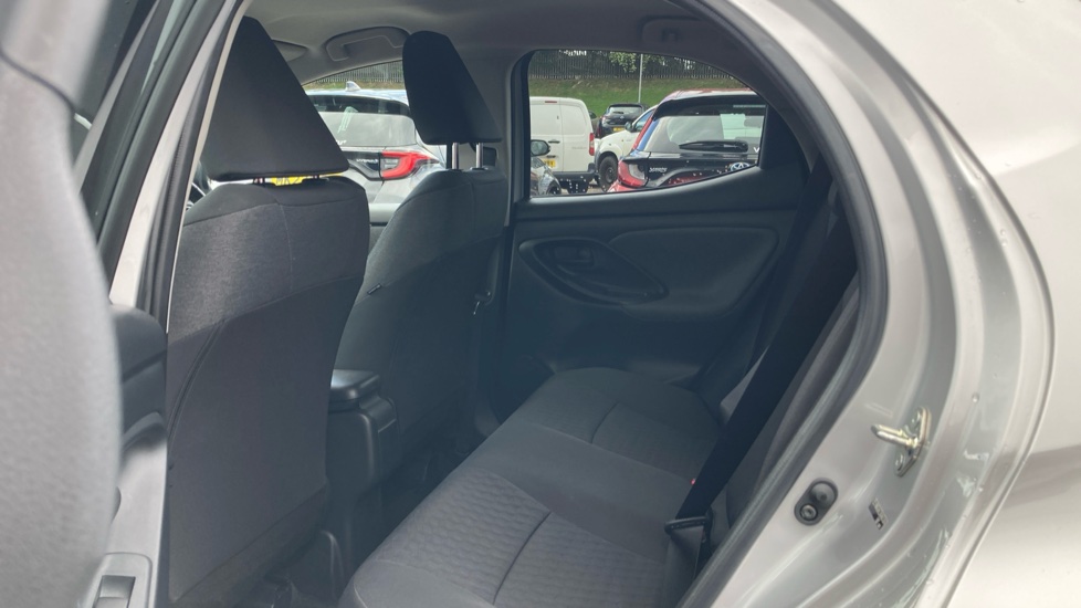 Toyota Yaris 1.5 Hybrid Design 5dr CVT Hybrid Hatchback - Image 15